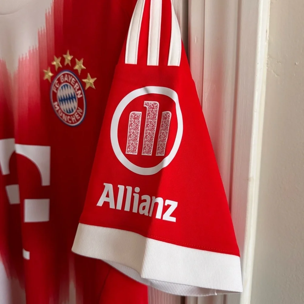 NWT FC Bayern 24/25 Home Authentic Jersey Adidas Bundesliga Size L